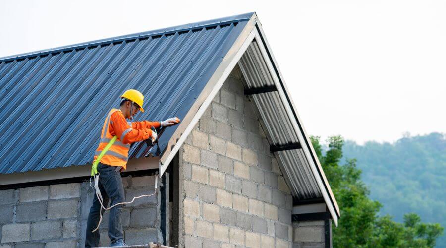 Professional gutter cleaning in Readsboro, VT